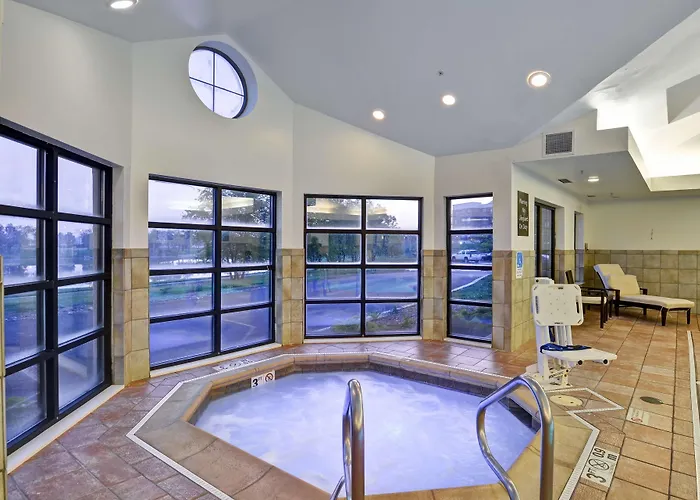 Hotel Homewood By Hilton Naperville Aurora
