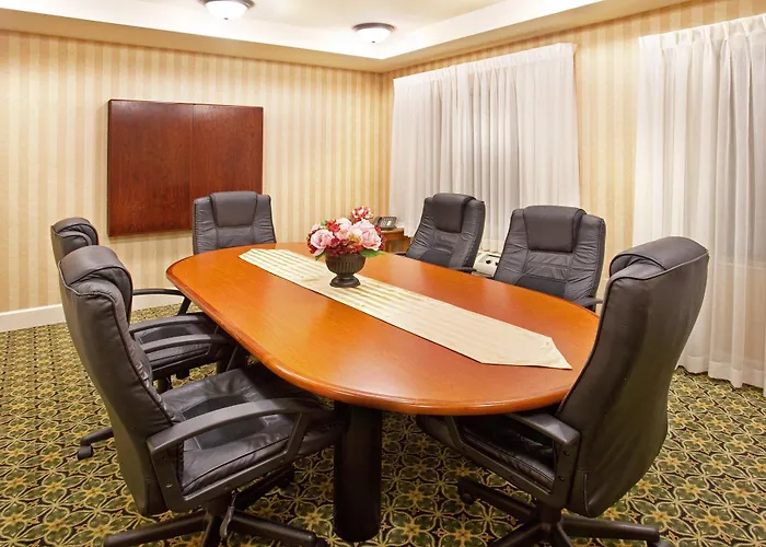 Homewood By Hilton Naperville Отель
