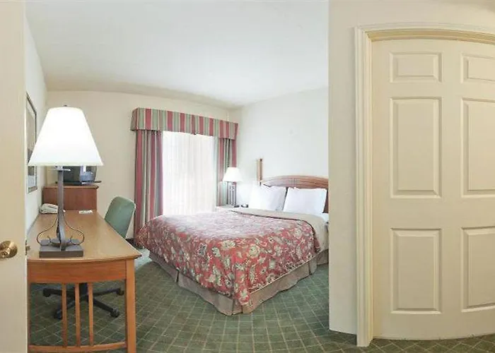 Hotel Homewood By Hilton Naperville 3*